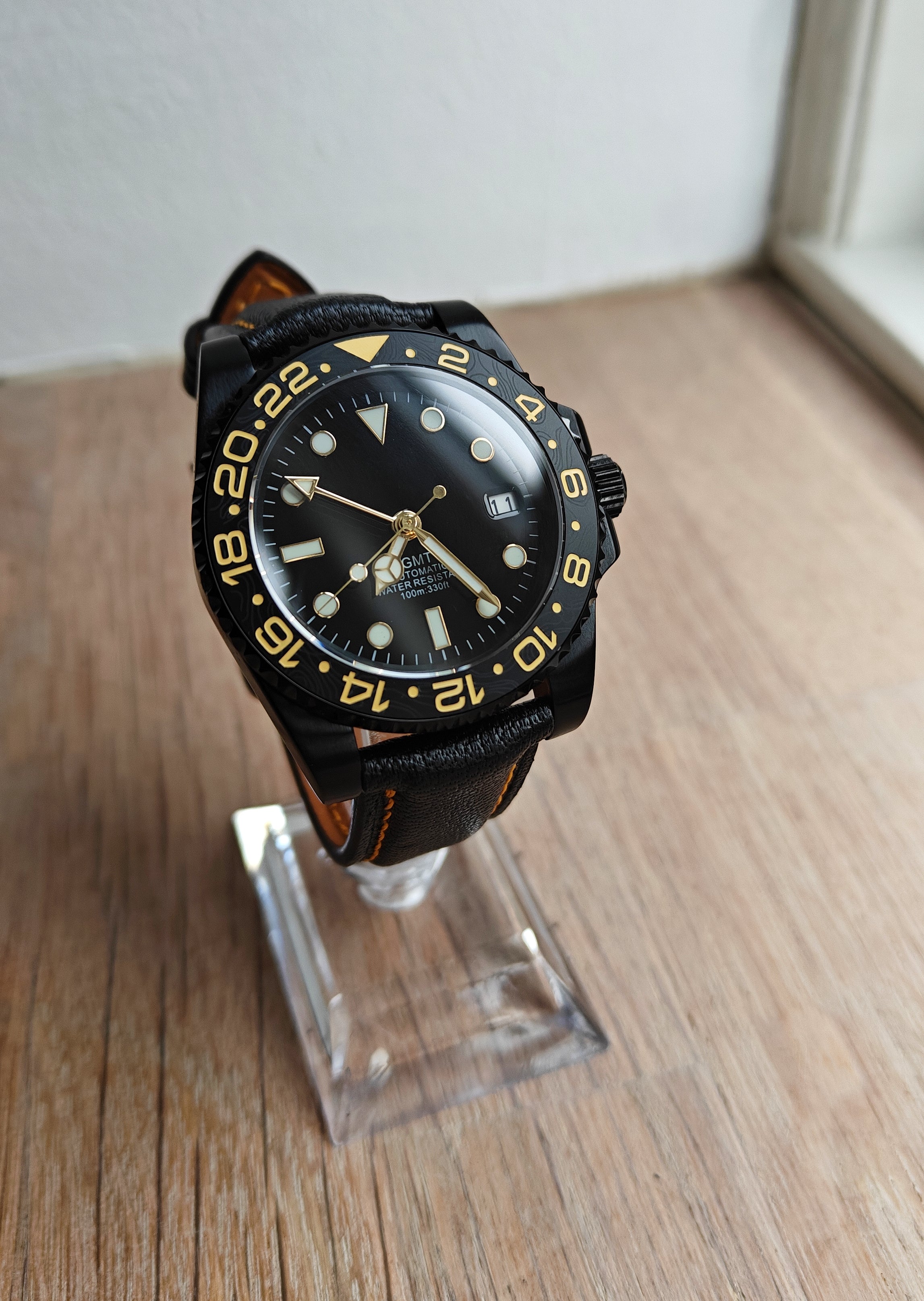 FERÁL GMT Gold Edition – Håndlavet Elegance
