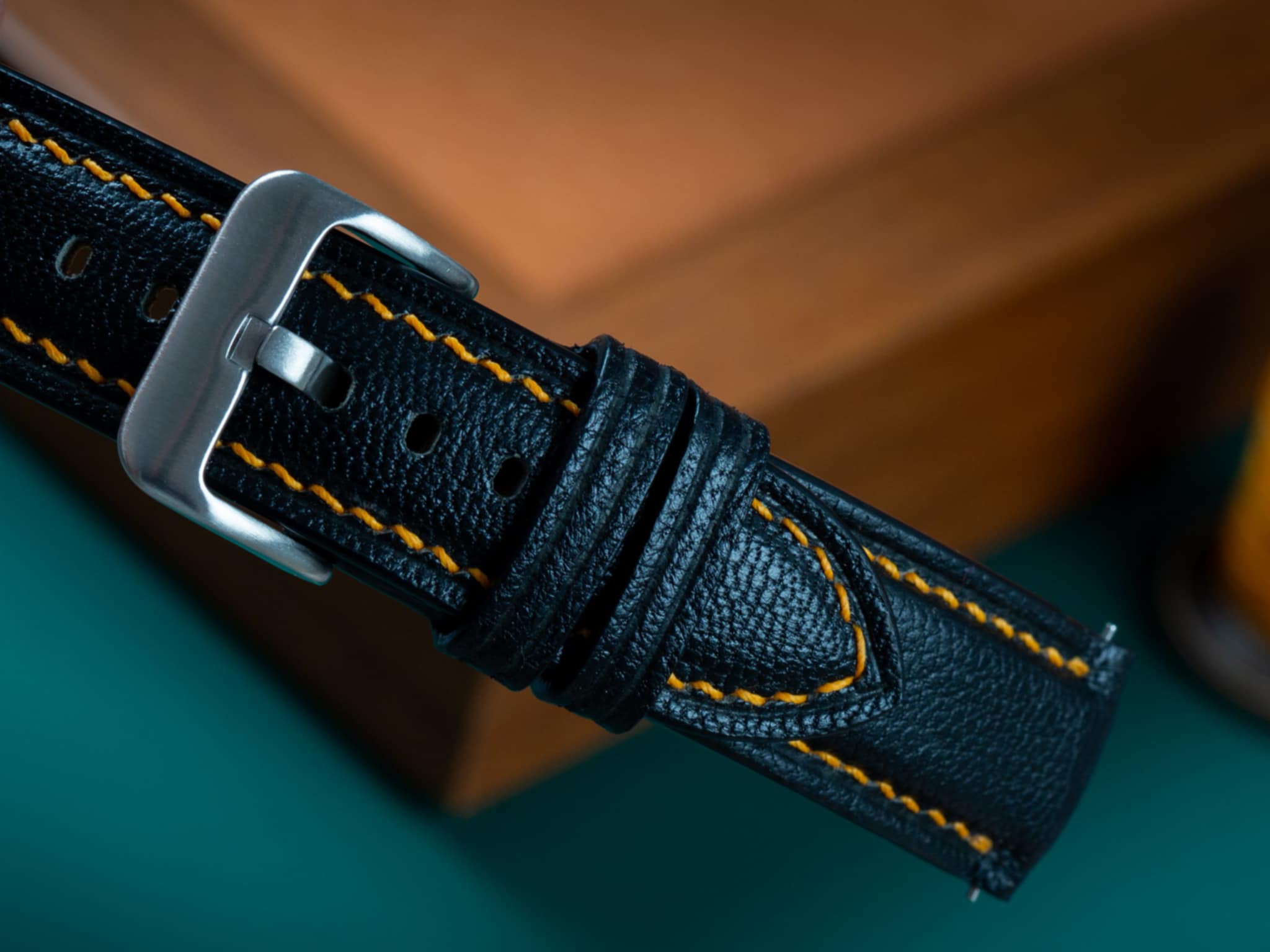 FERÁL GMT Gold Edition – Håndlavet Elegance