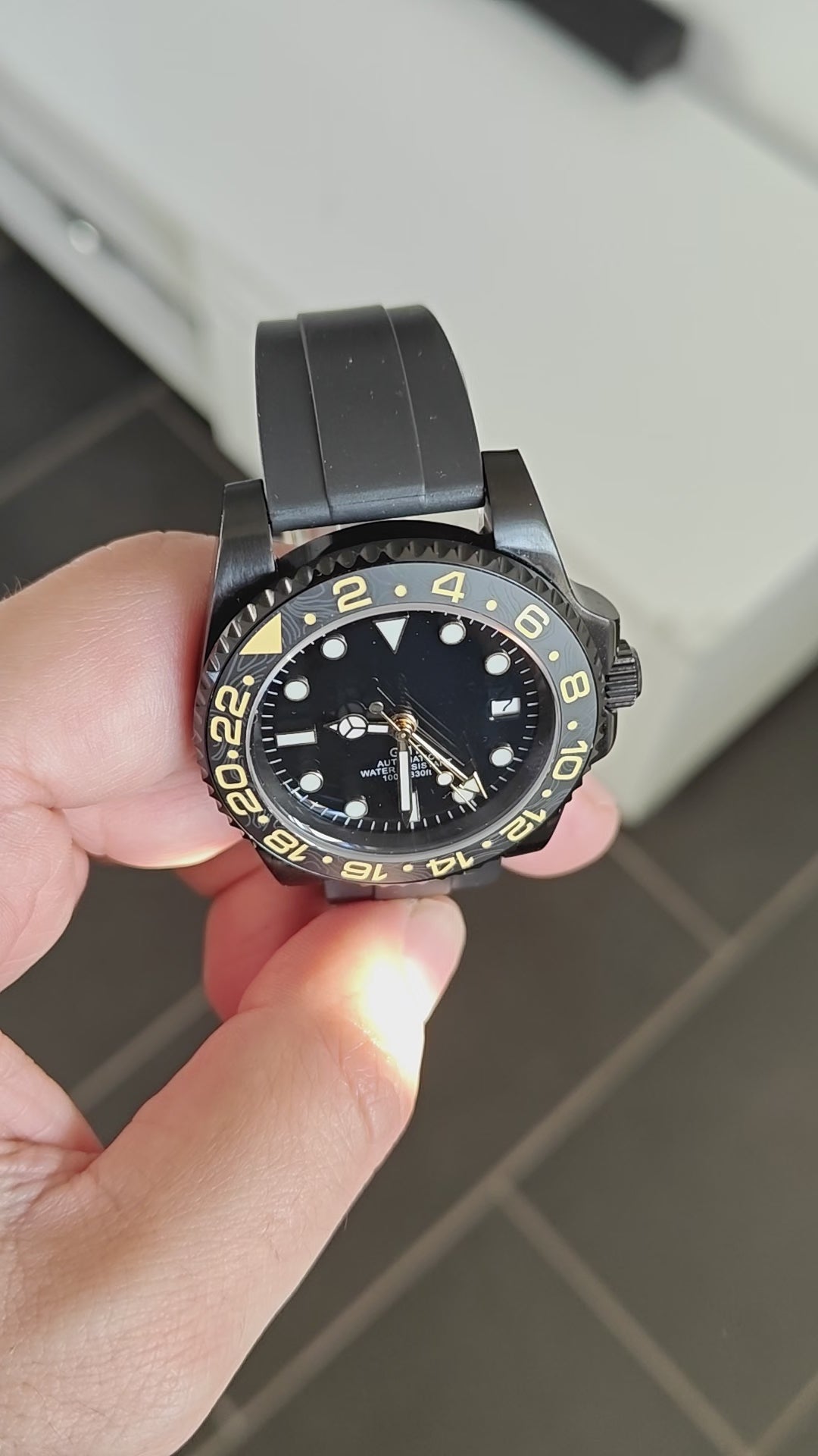 FERÁL GMT Gold Edition – Håndlavet Elegance