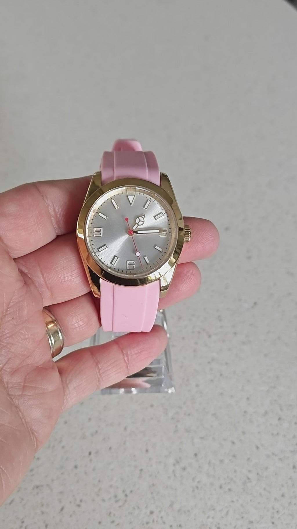 🌸 FERÁL Roseflare